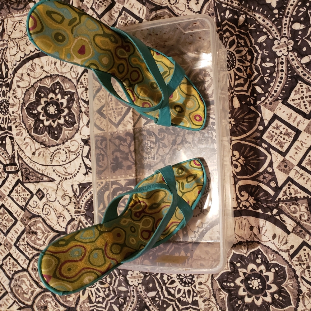 Heels - Picture 3 of 3